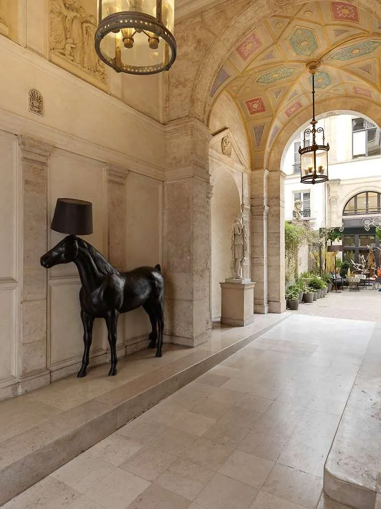 De Pourtales 5* Paris